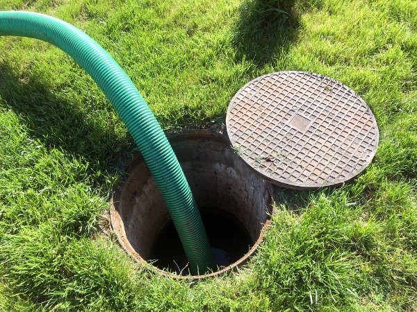commercial septic tank pumping and maintenance