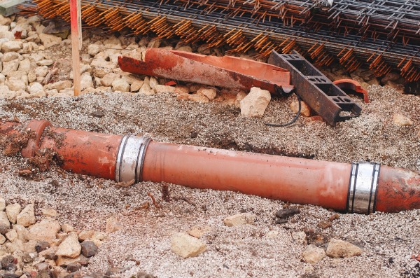 underground sewer pipe coupling installation